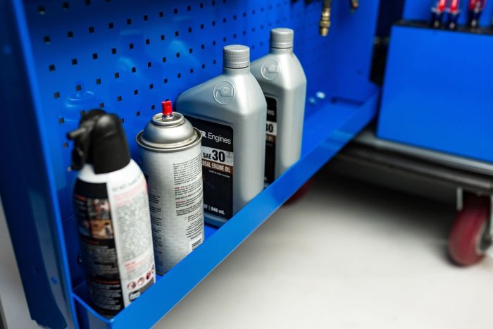 FOLDABLE MOBILE TOOL CART WITH 1100 TOOLS